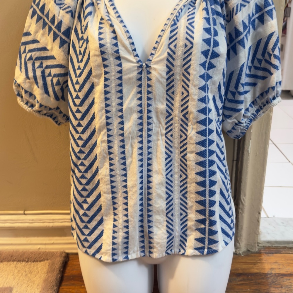 Velvet by Graham & Spencer Blue and White Geometric Blouse - Picture 3 of 4